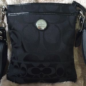 Coach messenger crossbody signature bag.